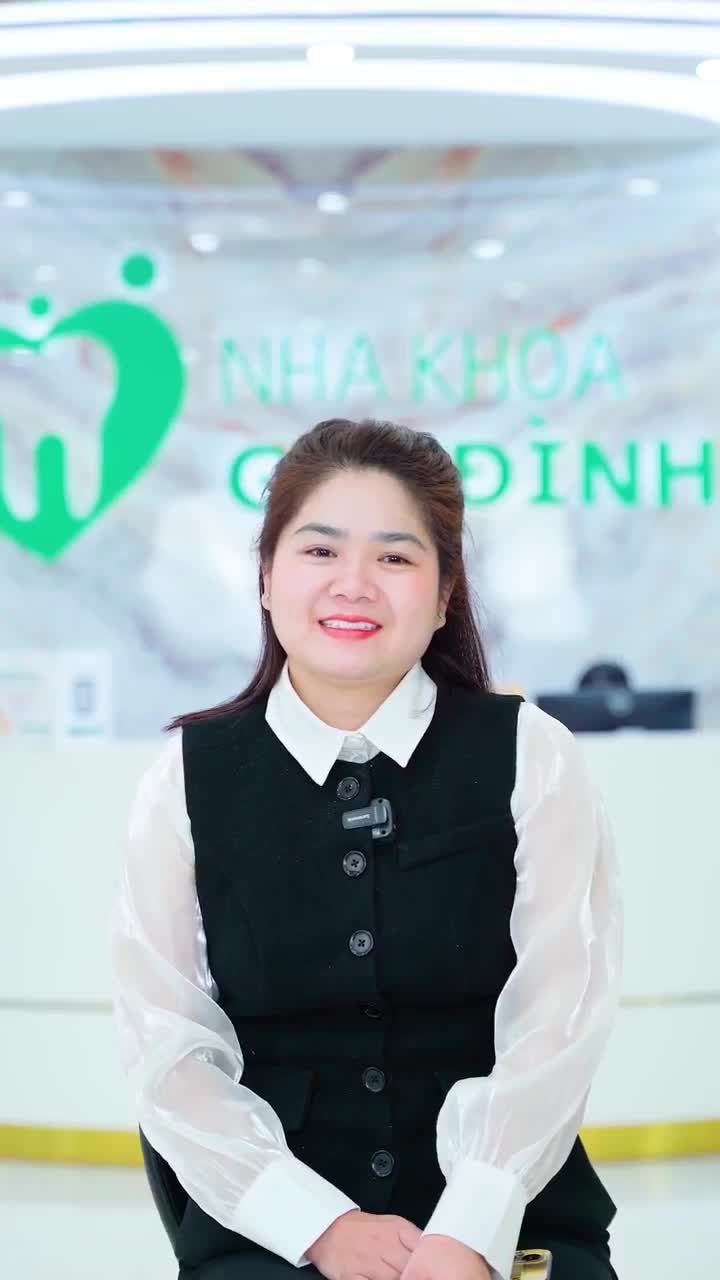 TRÒ CHUYỆN CÙNG CHỊ KHÁCH XINH ĐẸP THẨM MỸ 18 RĂNG SỨ CAO CẤP