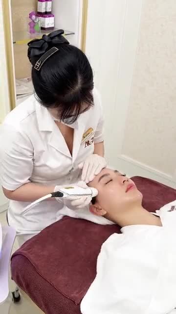 Trẻ hóa căng bóng da cùng MC VTV Huyền Quỳnh