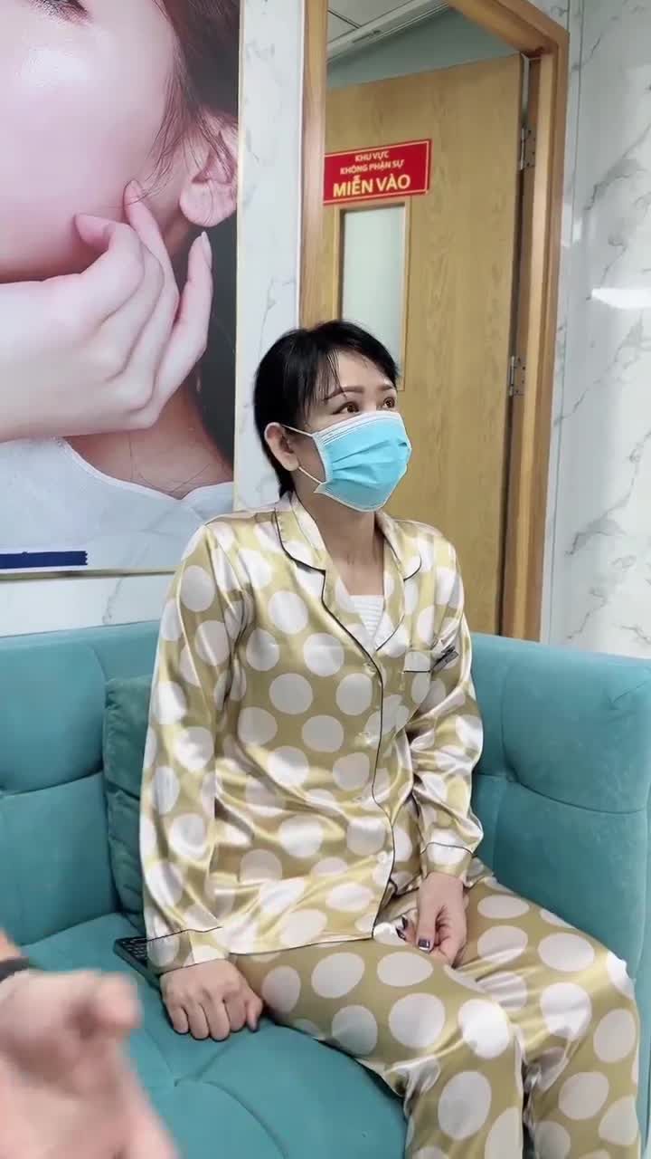 HẬU PHẪU CHỊ KHÁCH HÀNG THỰC HIỆN NÂNG NGỰC CHỈ SAU 1 GIỜ RA PHÒNG HẪU PHẪU