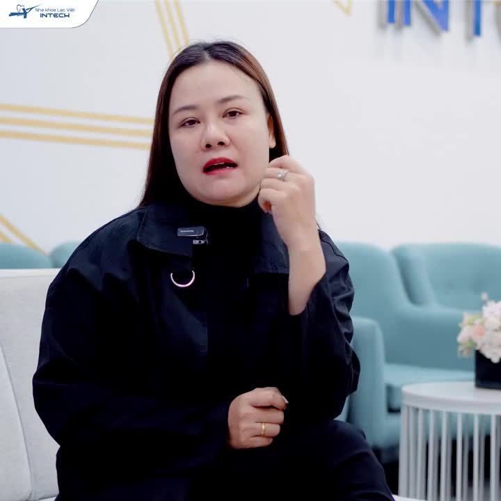 GIẢI PHÁP KHẮC PHỤC TRIỆT ĐỂ TÌNH TRẠNG ÁNH ĐEN RĂNG CHO BỆNH NHÂN GẶP VẤN ĐỀ VỀ THẨM MỸ SAU CẤY GHÉP IMPLANT