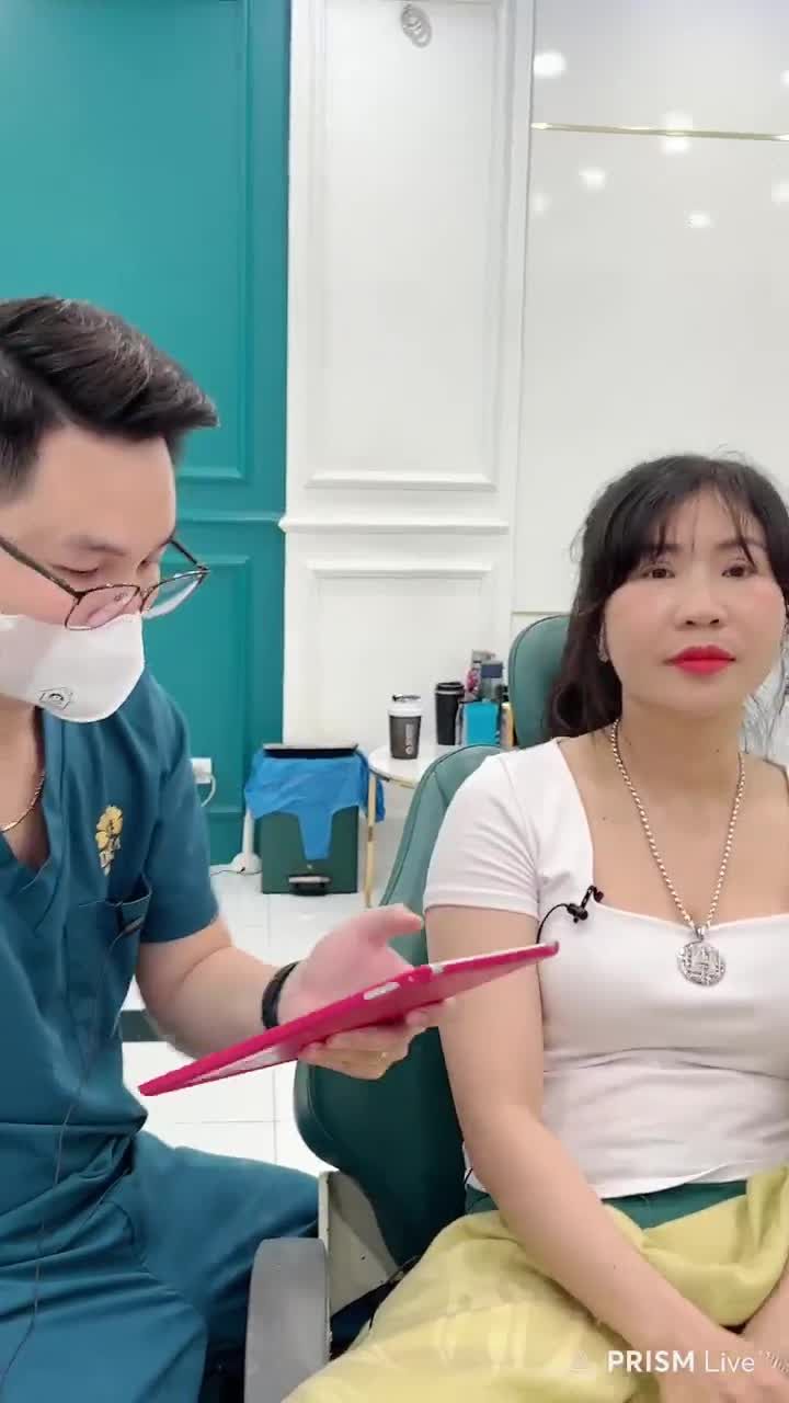 Chị Hương (Bắc Giang) tái khám sau 1 tuần thẩm mỹ răng sứ