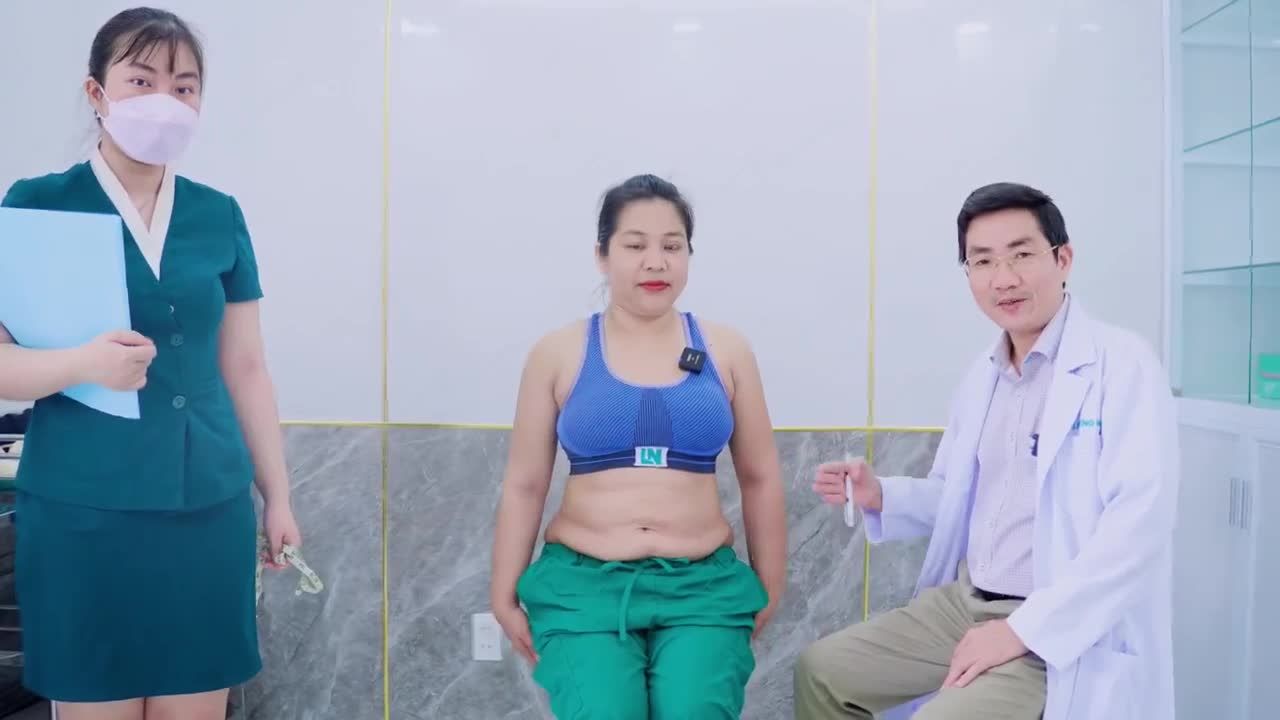 Sở hữu vòng eo thon gọn thắt đáy, đường cong body nuột nà, quyến rũ như “thời con gái” chỉ sau hơn 60 phút thực hiện HÚT MỠ TẠO DÁNG MÀ KHÔNG CẦN PHẢI CĂNG C.Ắ.T DA cùng ekip BS. Lương Ngọc.