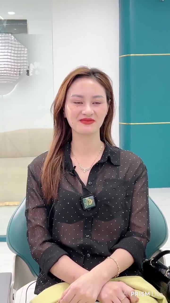Chị Hiên (Nam Định) tái khám sau 8 ngày làm răng sứ