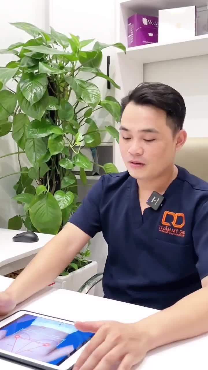 BÁC SĨ THĂM KHÁM CHO KHÁCH HÀNG SAU 1 THÁNG NÂNG V1 TÚI ĐỘN NANOCHIP ERGONOMIX