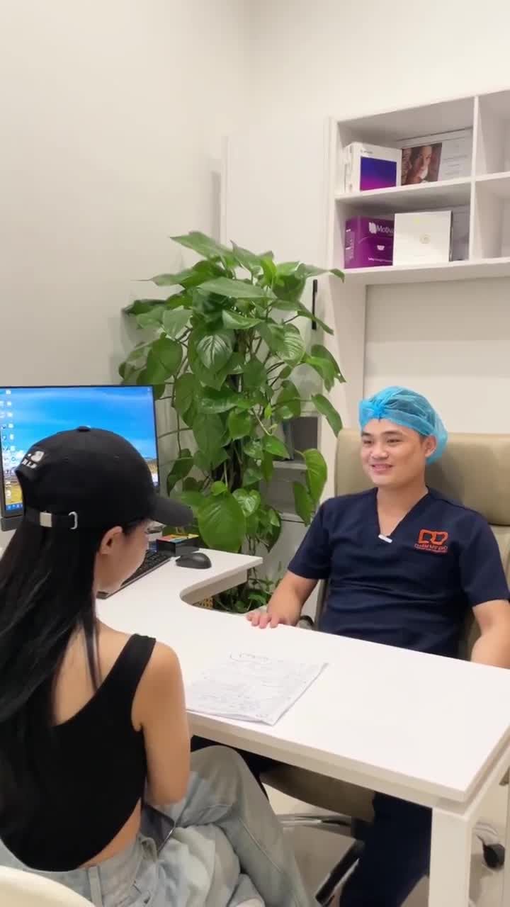 KHÁCH HÀNG TÁI KHÁM V1 SAU 1 NĂM PHẪU THUẬT TẠI DRD