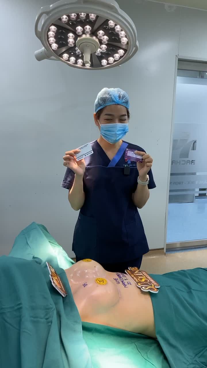 MỞ MÀN CA NÂNG NGỰC TRÒN CĂNG