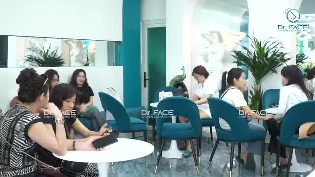 Có “SIÊU PHẨM” HẬU PHẪU trong clip này