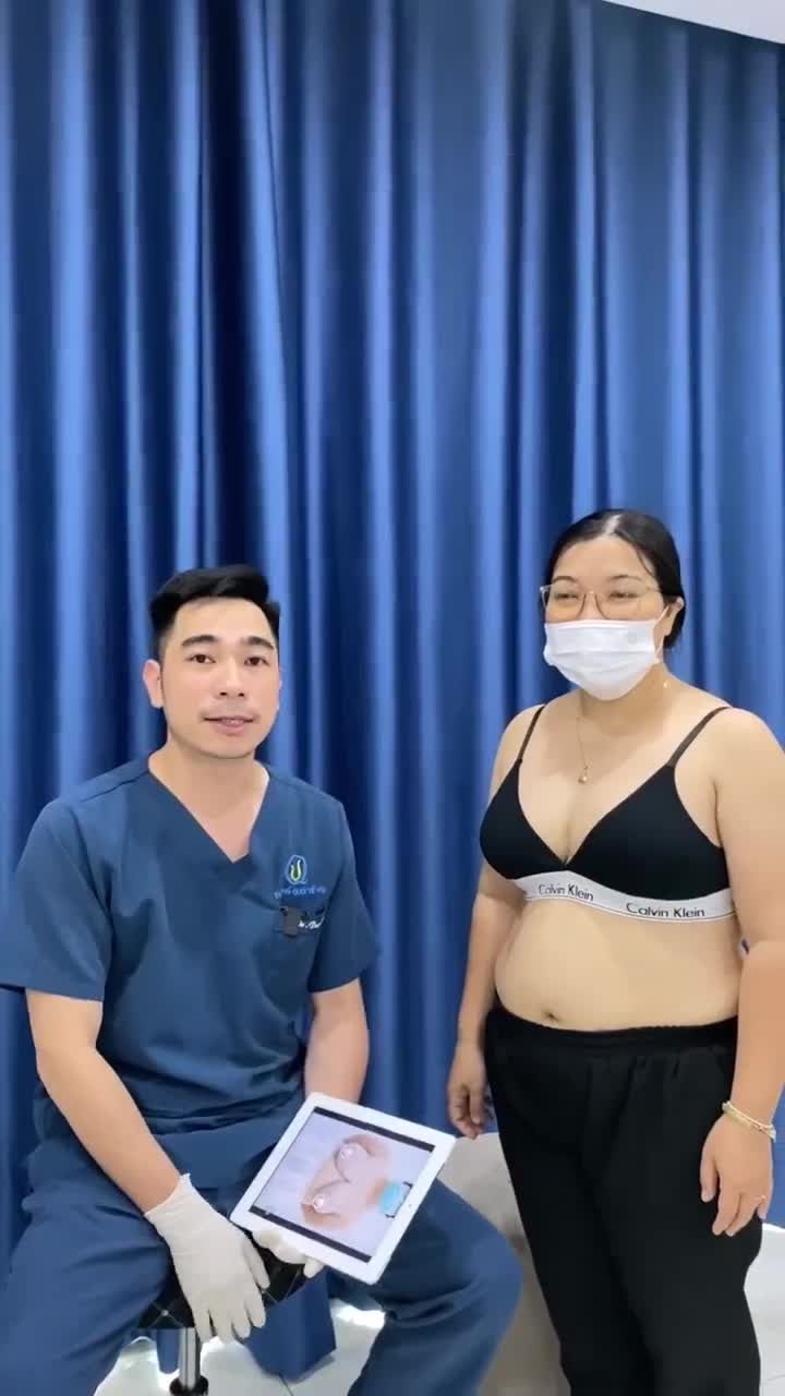 ái khám cho khách hàng treo sa trễ vòng 1 tại Thẩm Mỹ Vũ Quang