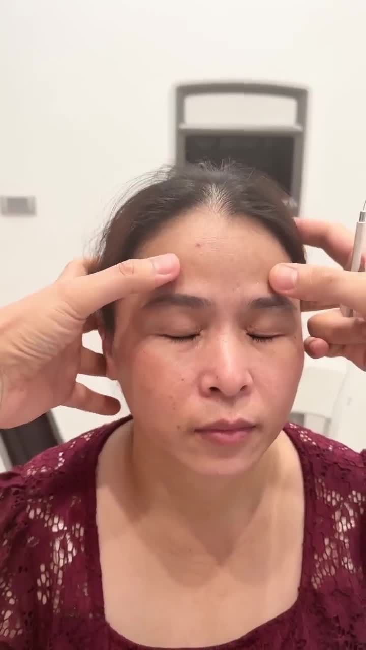 BÁC SĨ LÊ HỮU ĐIỀN TƯ VẤN KHÁCH HÀNG CÓ NHU CẦU CẮT MÍ
