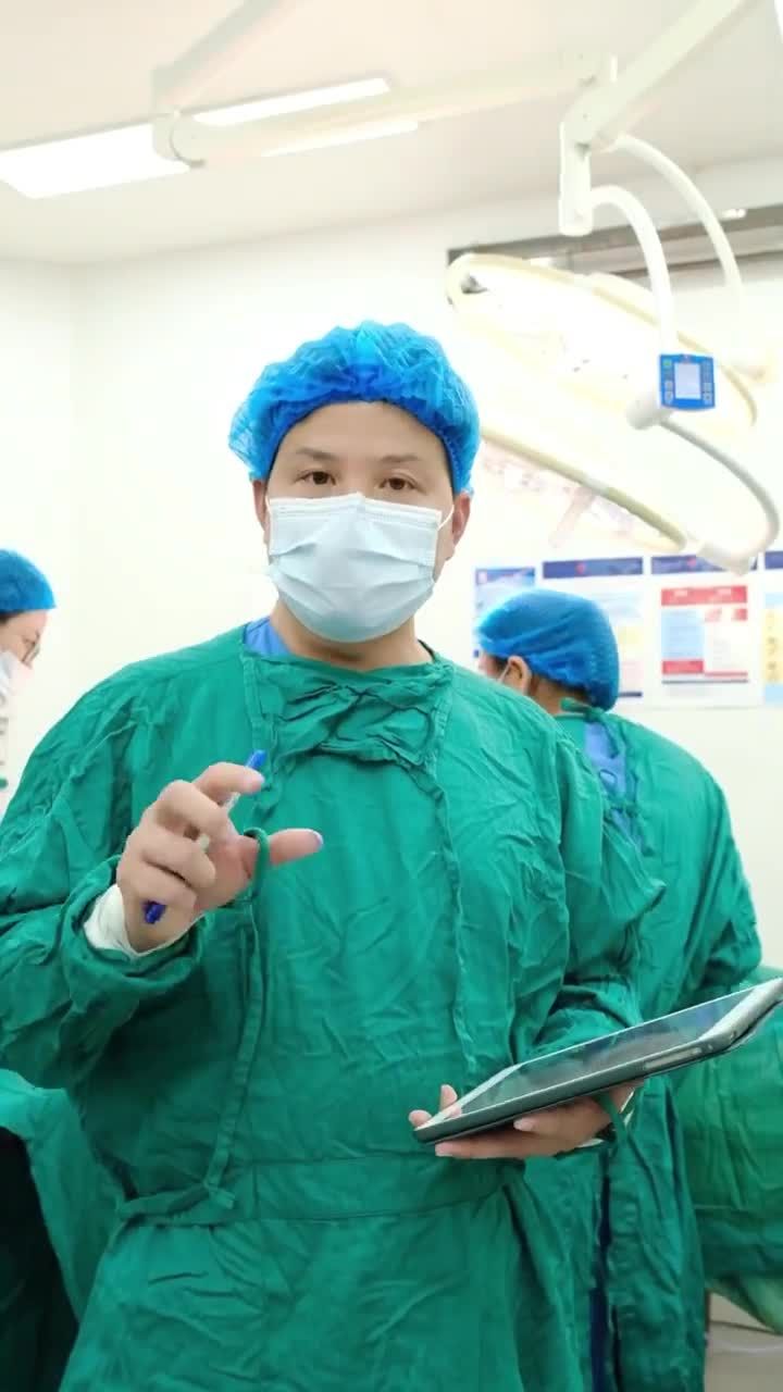 Thay túi sau 10 năm nâng ngực sẽ như thế nào?