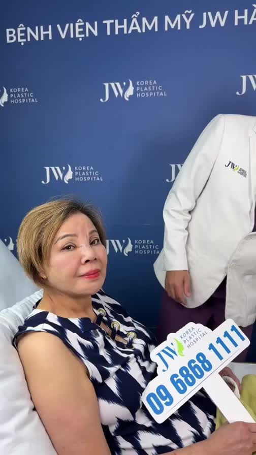 BIẾN JW: Nữ Việt kiều BẮT ĐỀN Bác sĩ Tú Dung giải cứu MŨI CO RÚT đặc nghẹt SILICONE 45 năm QUÁ XÁ ĐẸP