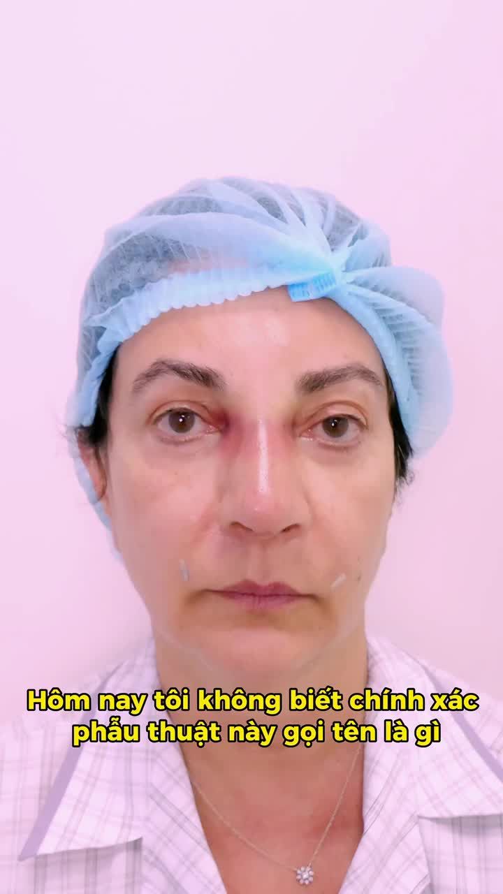 Khách hàng hôm nay của tụi mình đến từ Mỹ - cô cũng làm về chẩn đoán hình ảnh bên Mỹ nên mọi quá trình tư vấn đều được cô hỏi rất kĩ .