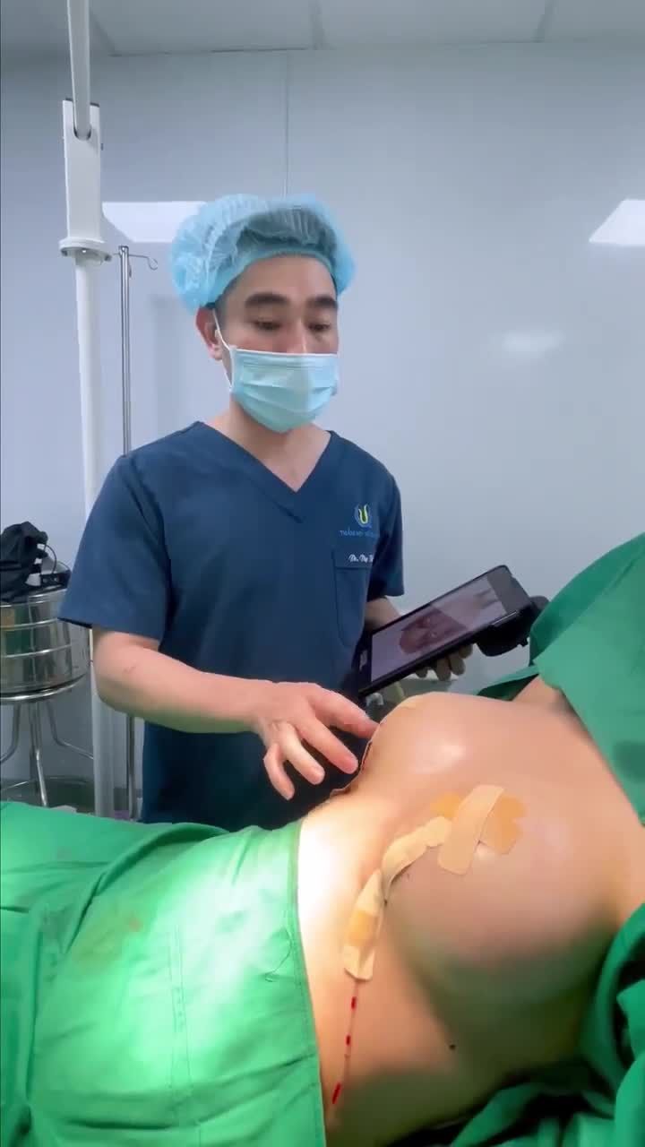 Kết quả nâng ngực , treo sa trễ cho khách hàng tại Thẩm Mỹ Vũ Quang