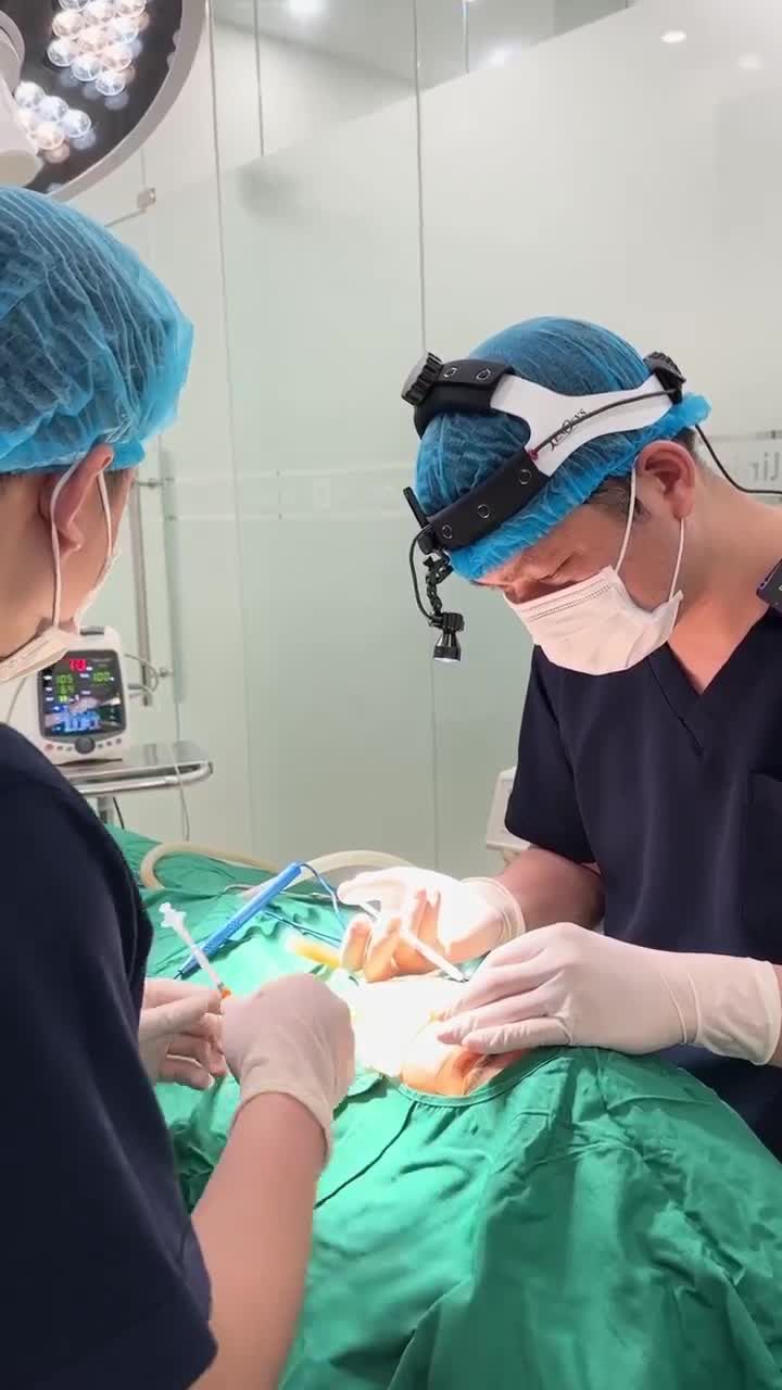 MŨI THÁO RA BAO NHIÊU NĂM MỚI NÊN PHẪU THUẬT ĐẶT CHẤT LIỆU LẠI?