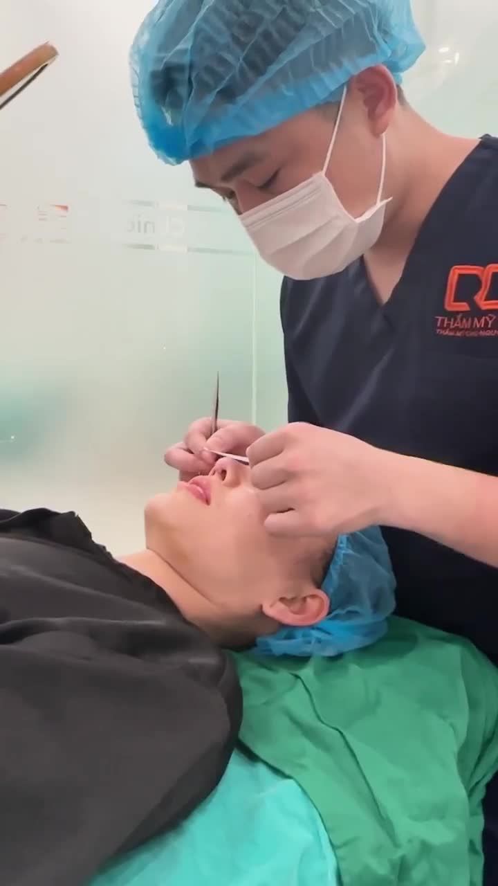 TẠI SAO SAU KHI NÂNG MŨI CẦN BĂNG CỐ ĐỊNH LẠI?