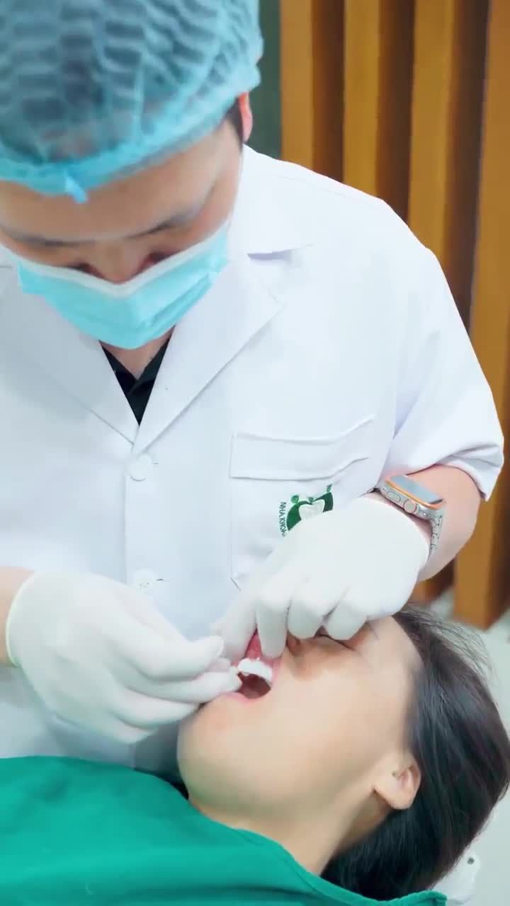 QUÁ TRÌNH BÁC SĨ THỰC HIỆN GẮN 20 ĐƠN VỊ RĂNG SỨ CHO KHÁCH HÀNG LẠNG SƠN