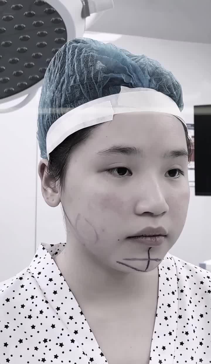 Hiện nay, tại bệnh viện Gangwhoo đã đầu tư rất nhiều máy móc, công cụ hỗ trợ và phục vụ cho các bác sĩ trong phẫu thuật gọt hàm.