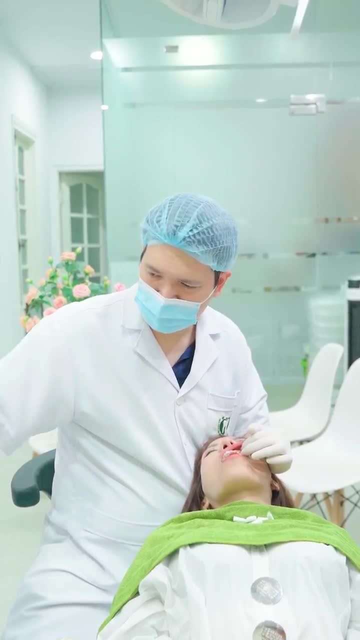 QUÁ TRÌNH LẮP RĂNG SỨ CHO NỮ KHÁCH HÀNG XINH ĐẸP