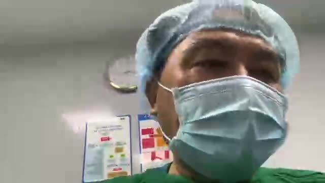 hàng ngày, miệt mài với công việc tạo dáng cơ thể, “lấy chỗ dư, bù chỗ thiếu” của Dr Vương