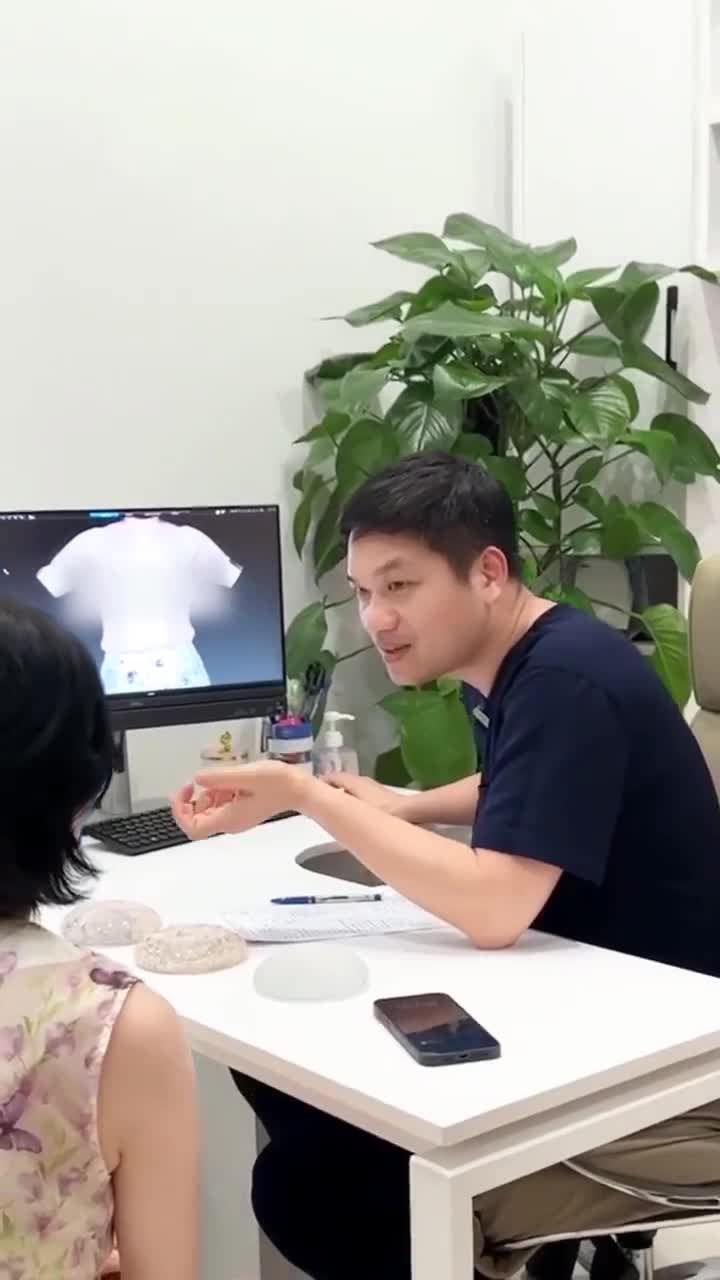 BÁC SĨ LÊ HỮU ĐIỀN TƯ VẤN KHÁCH HÀNG NÂNG V1