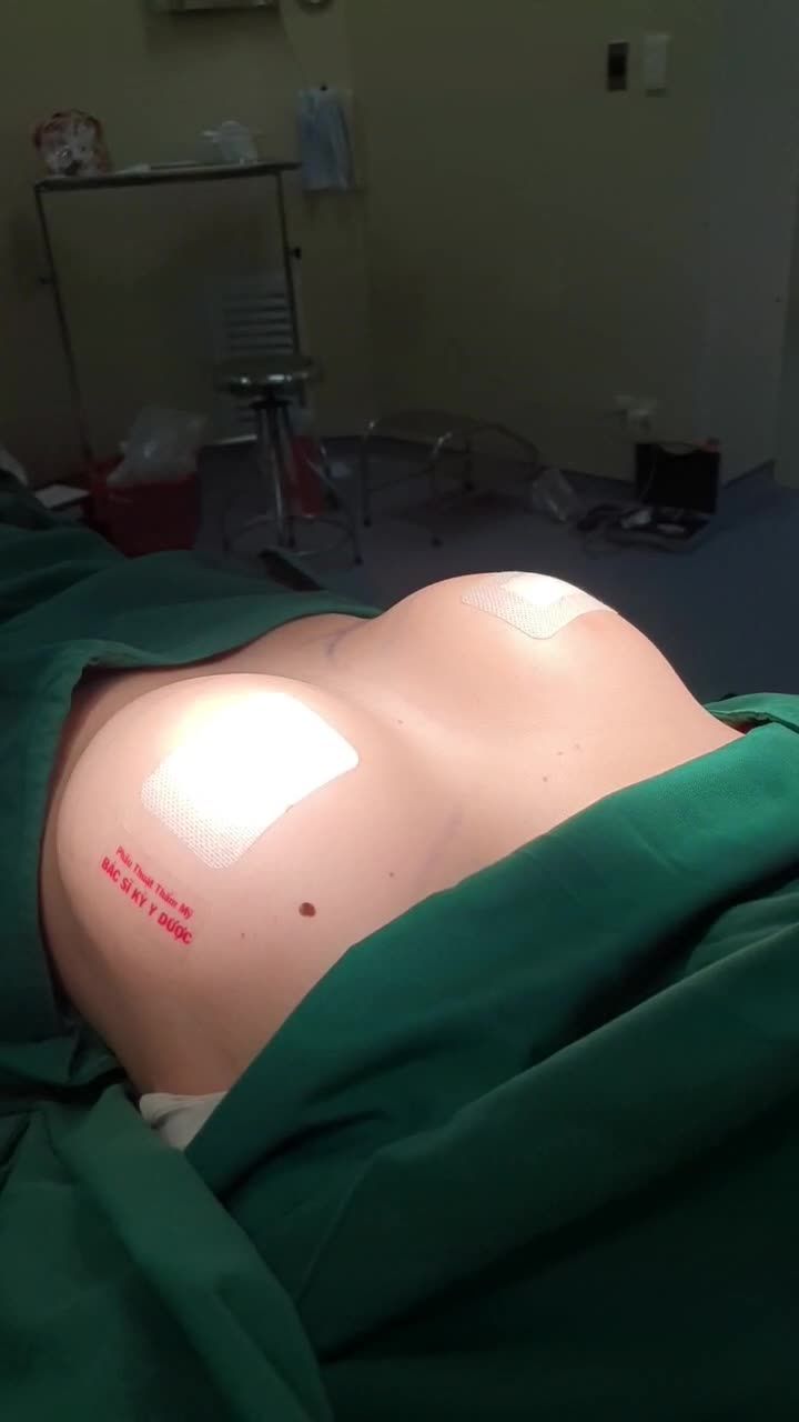 1 NGÀY HOẠT ĐỘNG HẾT CÔNG SUẤT PHỤC VỤ CHỊ EM LÀM ĐẸP