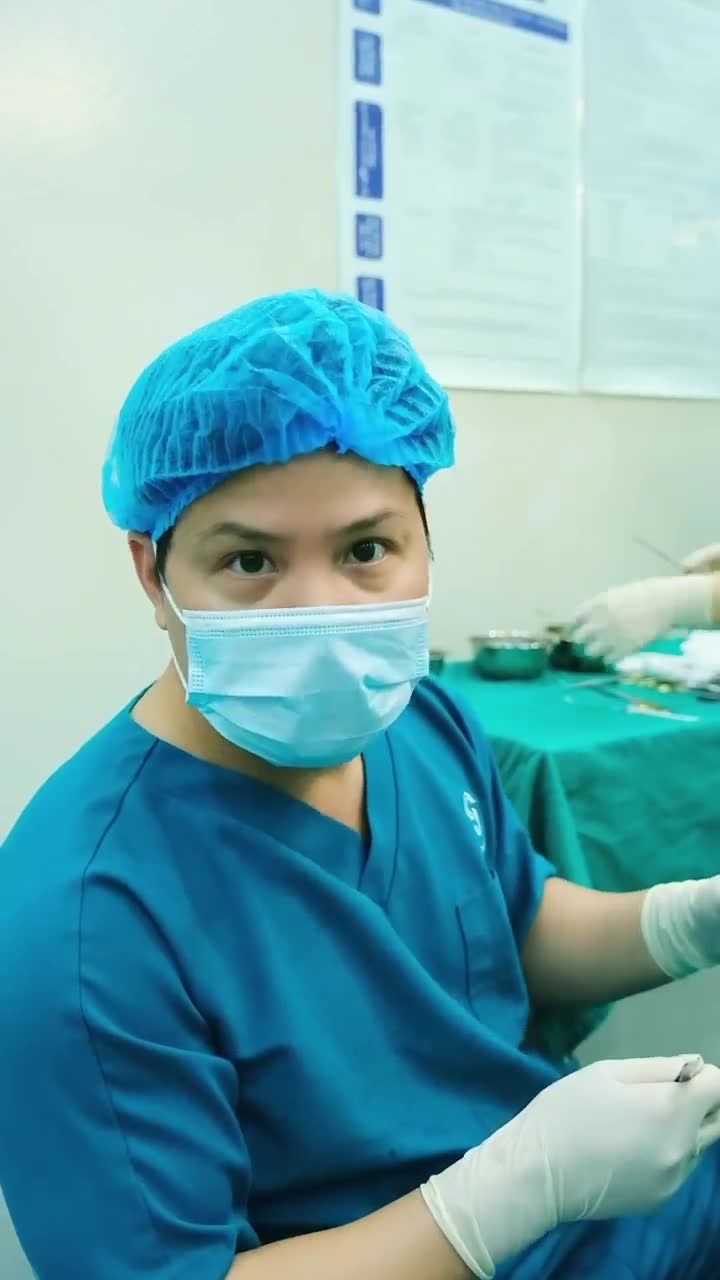 Nhiều chị em cứ hỏi bác sĩ là sẹo căng da mặt ở đâu thì bác sĩ sẽ show cho các chị em thấy ngay trong livestream này nhé!