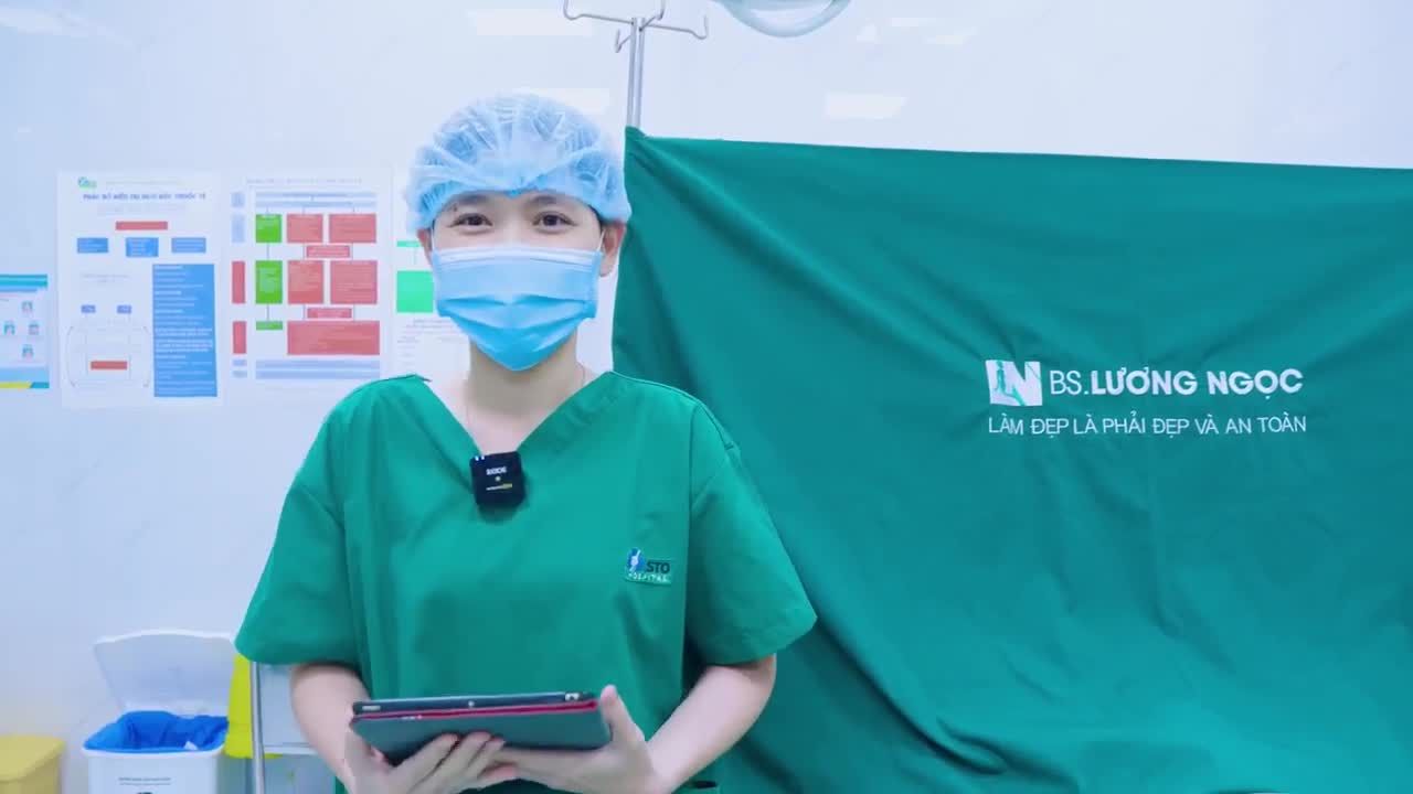 Chị T đã từng trải nghiệm hút mỡ ở nơi khác nhưng không ưng ý vì vẫn còn thừa mỡ khá nhiều ở phần bắp tay và lưng khiến chị vận động cơ thể khá khó khăn.