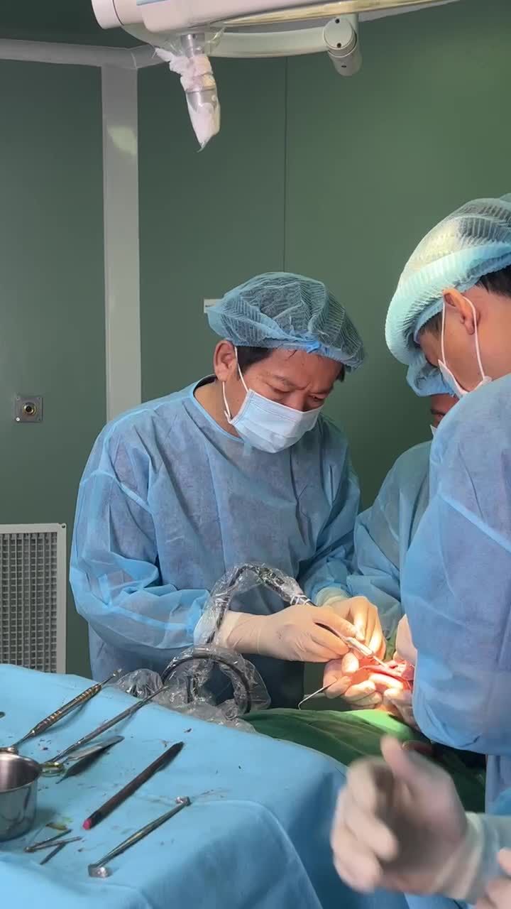XUẤT SẮC: Với KẾT QUẢ  Phẫu thuật hàm hô cho Mẹ bỉm 2 con gặp tình trạng HỞ LỢI NGHIÊM TRỌNG Tiết kiệm 20 Triệu, Phẫu thuật hàm tại đây: https://benhvienjw.com/trogiafb