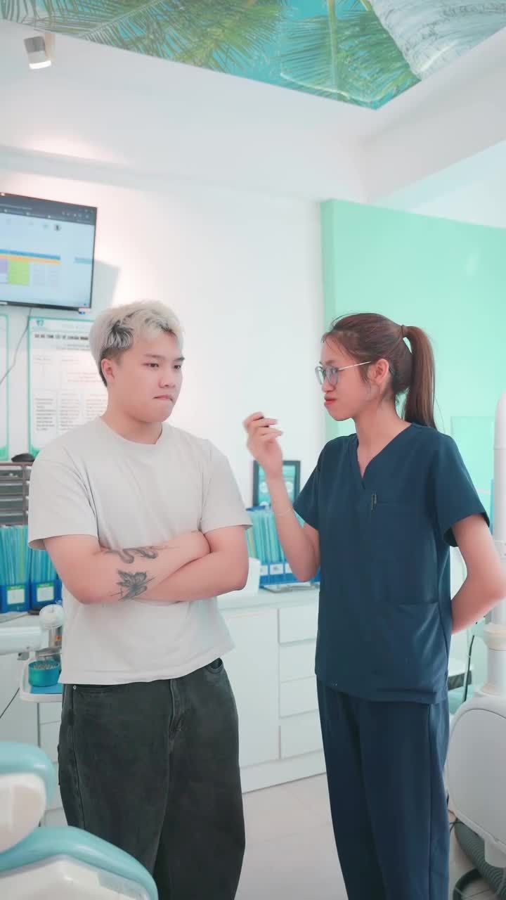 Tại sao hàm dưới di chuyển được mà hàm trên không di chuyển được?