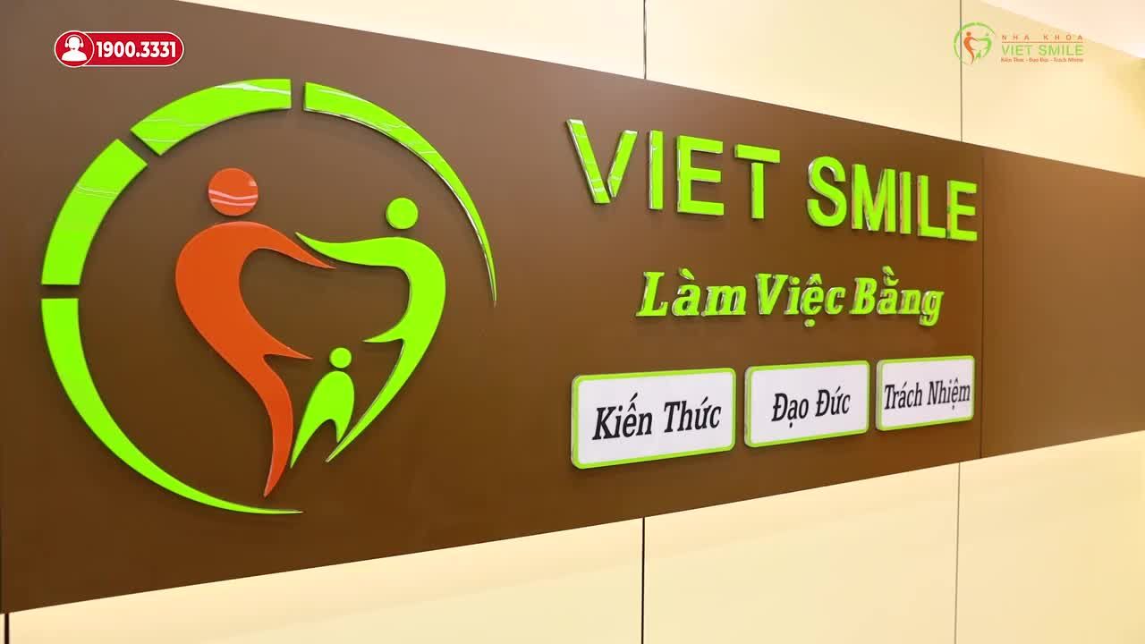 Nha khoa VIET SMILE địa chỉ trồng răng implant công nghệ cao được đông đảo khách hàng lựa chọn để khôi phục răng mất.