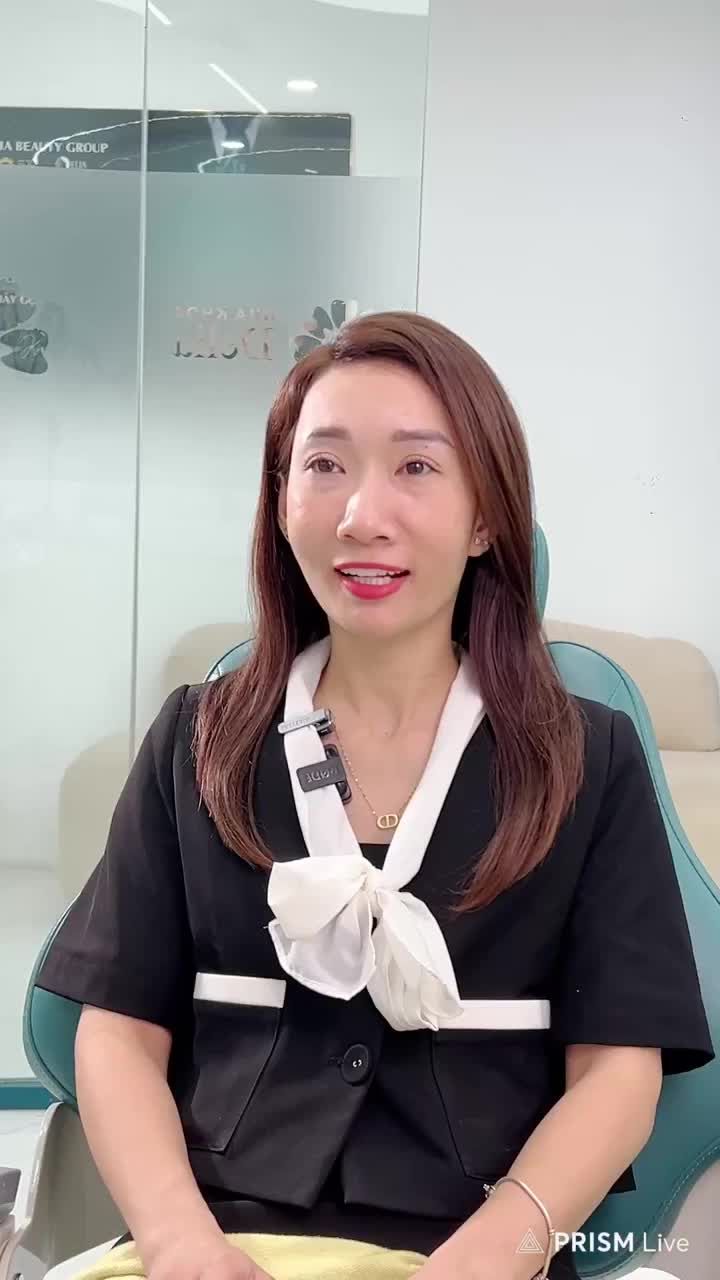 NỤ CƯỜI TỰ TIN SAU LÀM RĂNG SỨ TẠI DELIA