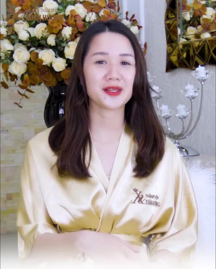 Thời tiết oi bức quá... nóng trong rồi nóng ngoài, chẳng trách làn da "biểu tình" mụn nhọt