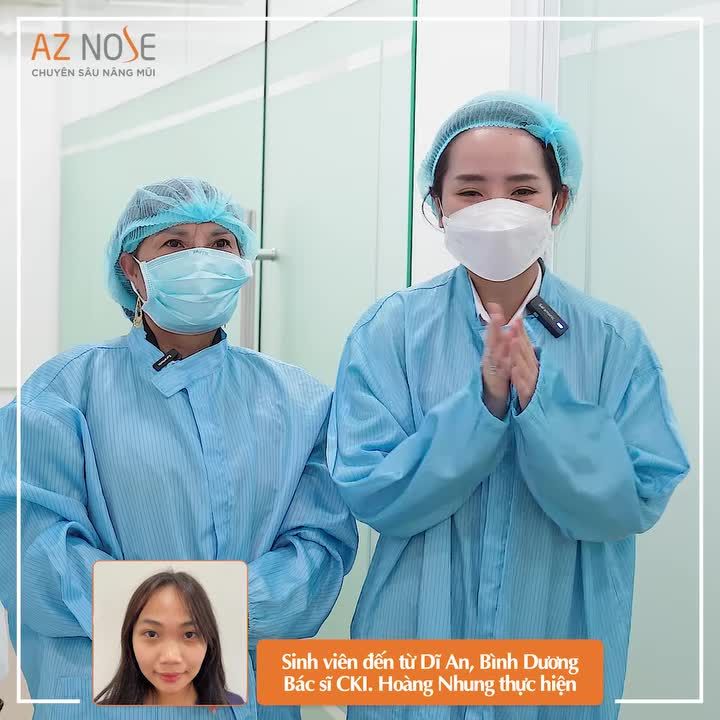 Sinh viên được mẹ "hộ tống" đến Sài Gòn nâng mũi