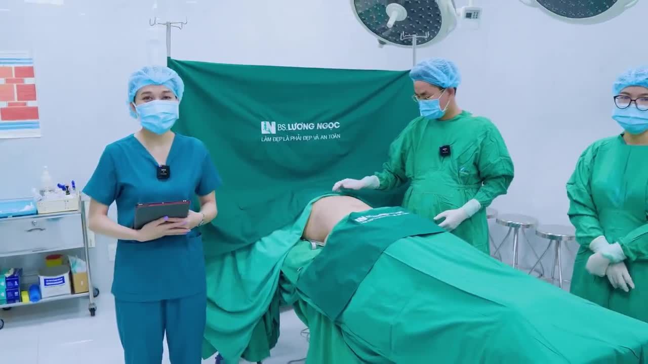 Với kích thước bụng dưới lớn nhất gần 1m và độ dày mỡ lên đến 7.5 cm làm chị thiếu tự tin