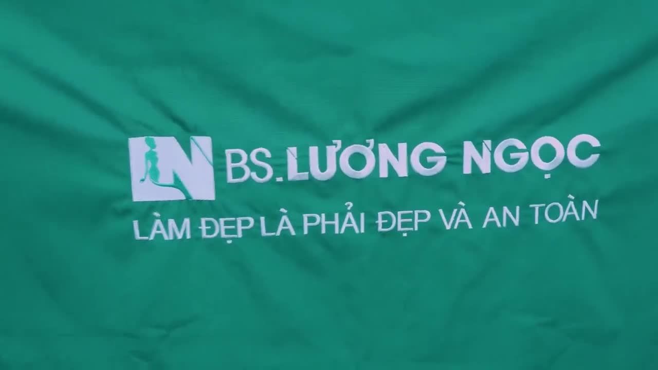 Tận dụng thời gian về nước chị khách đã quyết định thực hiện phương pháp hút mỡ bụng siết , sau nhiều năm theo dõi Bác sĩ Lương Ngọc