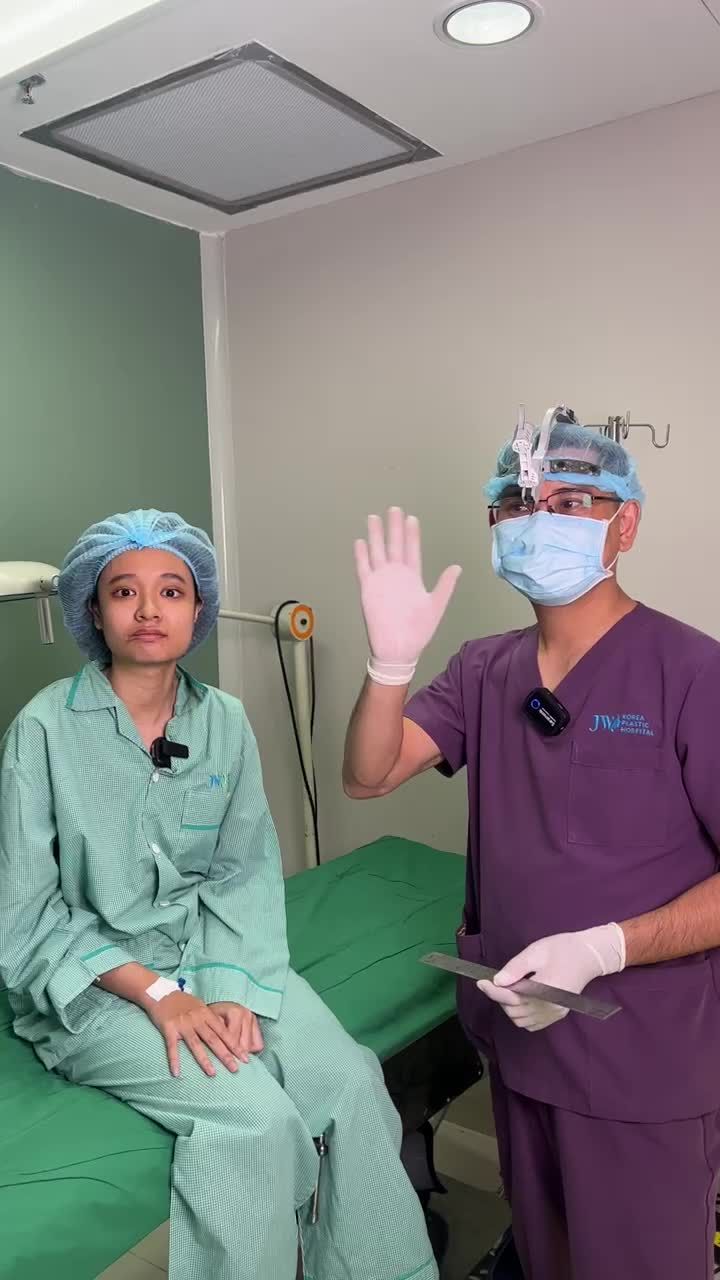 ĐỘC LẠ SÀI GÒN: Thiếu nữ MIỆNG RỘNG BẨM SINH tìm đến Bác sĩ JW Phẫu thuật TẠO HÌNH MÔI