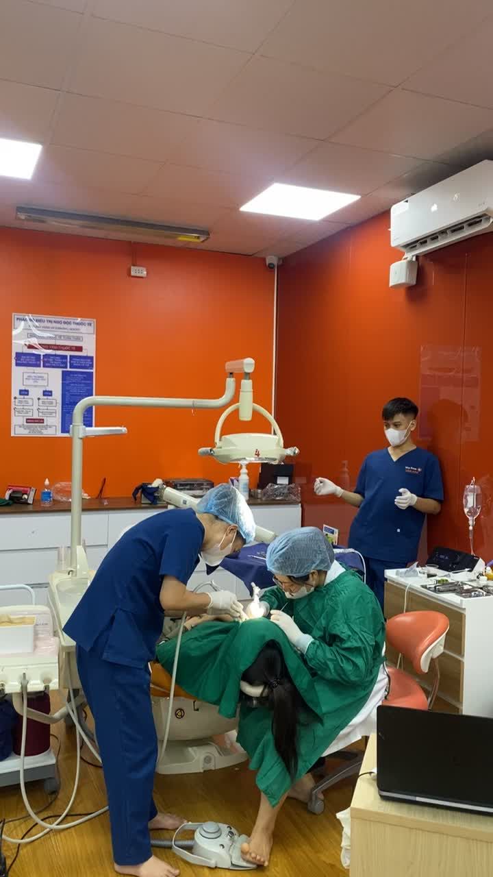 Cấy chân răng nhân tạo IMPLANT R47 + nhổ R48 cho khách hàng Nguyễn Thị Huế