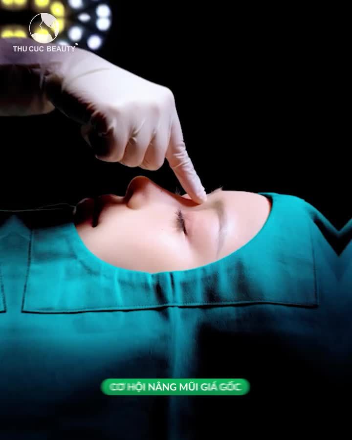 Bác sĩ trực tiếp tư vấn và đưa ra giải pháp phù hợp cho khách hàng