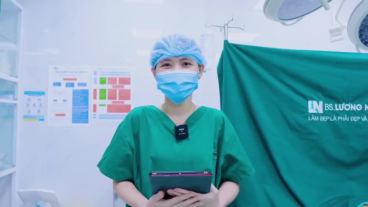 Ekip vừa mới hoàn thành xong combo trẻ hóa body và khuôn mặt với dịch vụ hút mỡ bụng siết eo và cấy mỡ vùng mặt giúp trẻ hóa nhan sắc cho chị khách hàng.