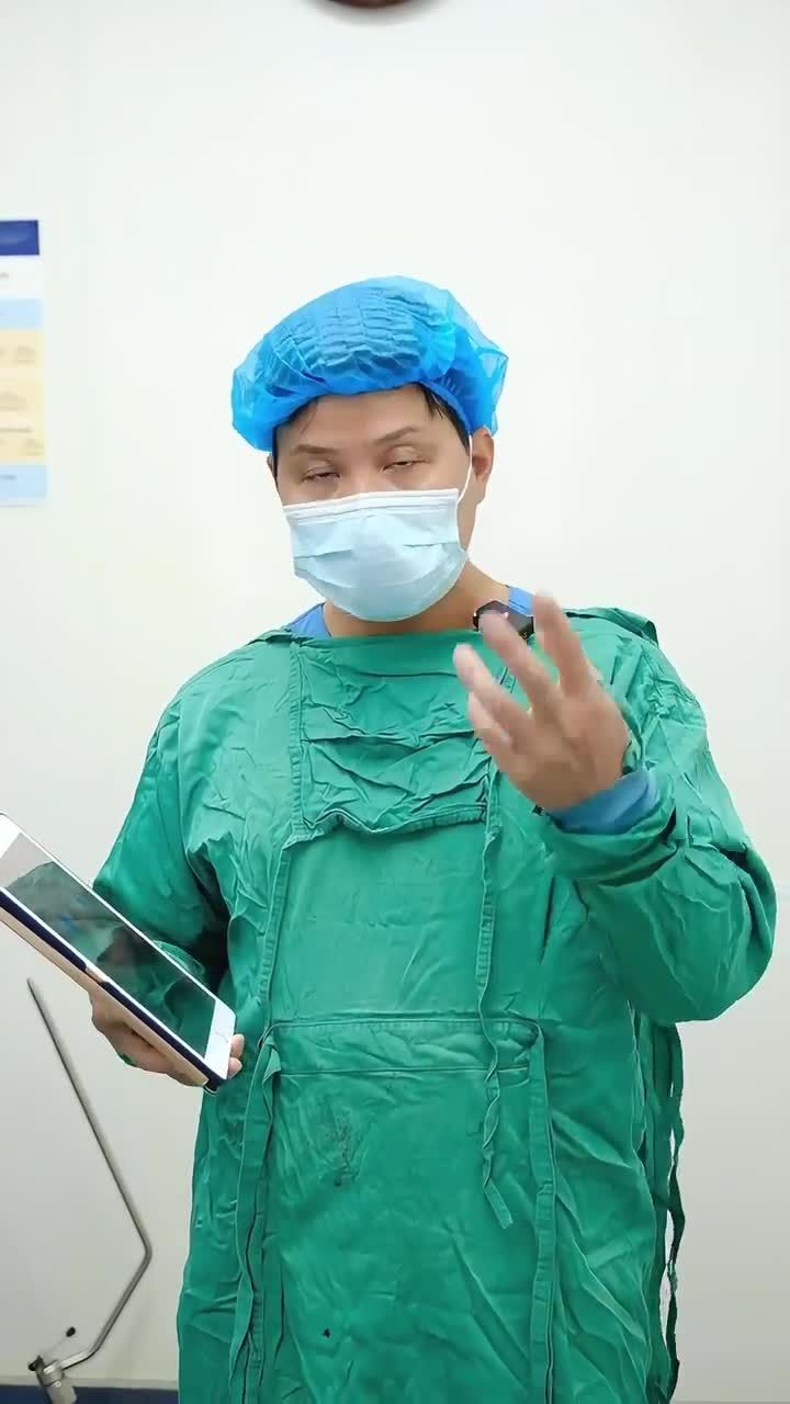 Bác sĩ Tuấn Anh vừa thực hiện 1 ca phẫu thuật V1 bị PHÌ ĐẠI ! - Cùng nghe những chia sẻ của bác sĩ về tình trạng của vị khách hàng ngày hôm nay nhé!