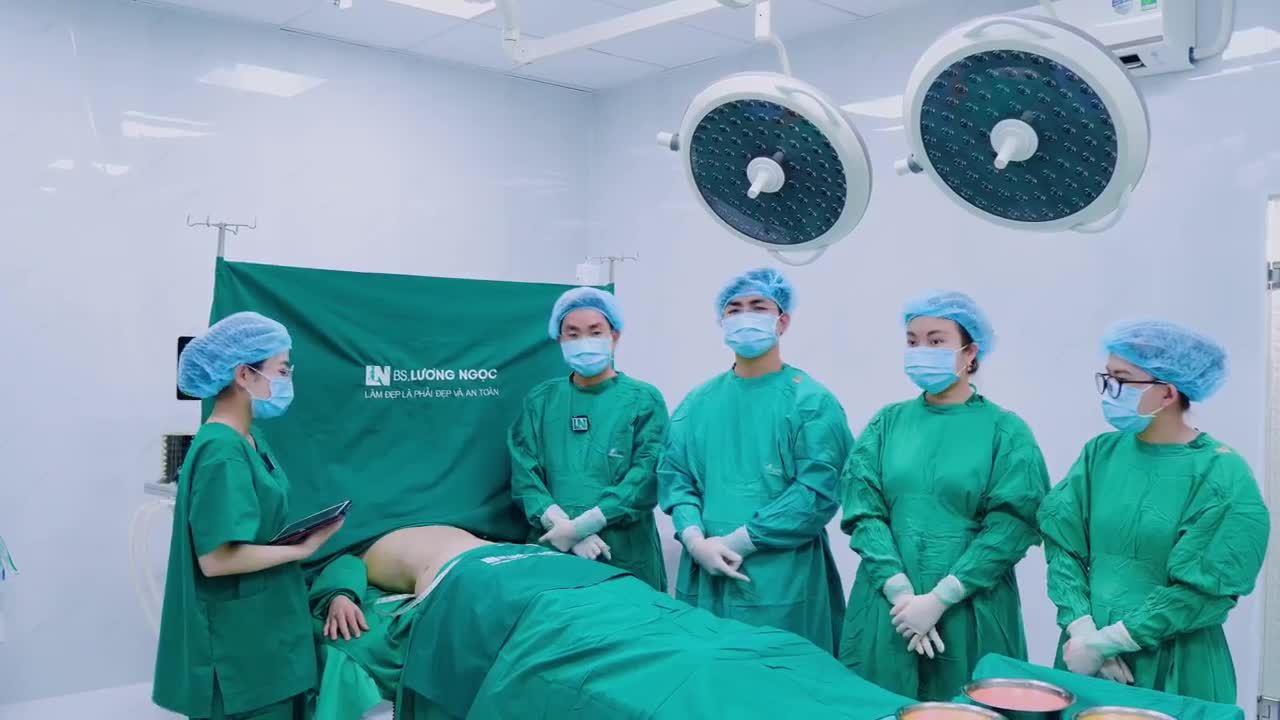 Ai nói rằng sau khi sinh con, phụ nữ phải chấp nhận sống chung với mỡ thừa?