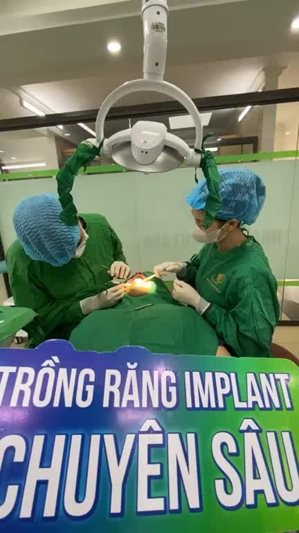 Ca cấy ghép chân răng nhân tạo implant để khôi phục lại vị trí răng 16 đã mất cho khách hàng tại cơ sở Phổ Yên