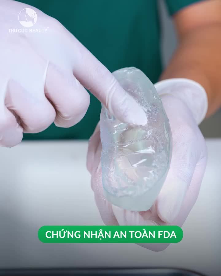 Chị em V1 teo lép muốn nâng ngực Click video để tham khảo dòng túi ngực cao cấp