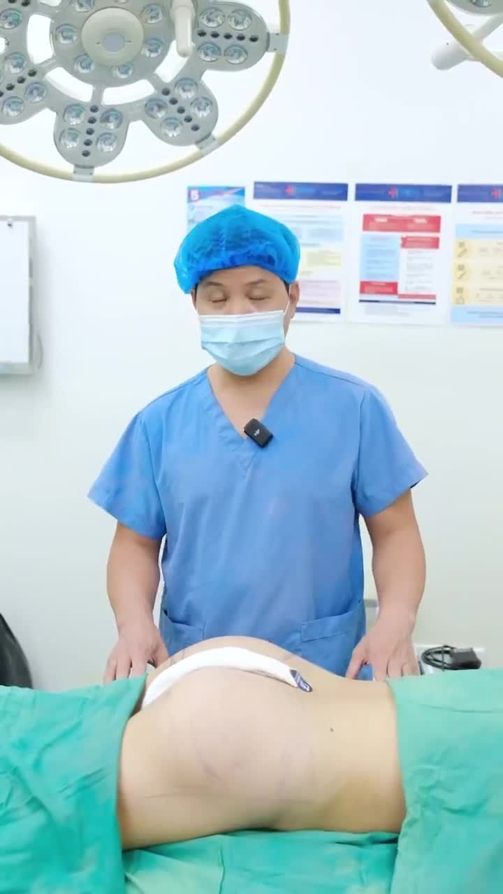 Bác sĩ Tuấn Anh chia sẻ về nâng cấp V3 cho khách hàng.