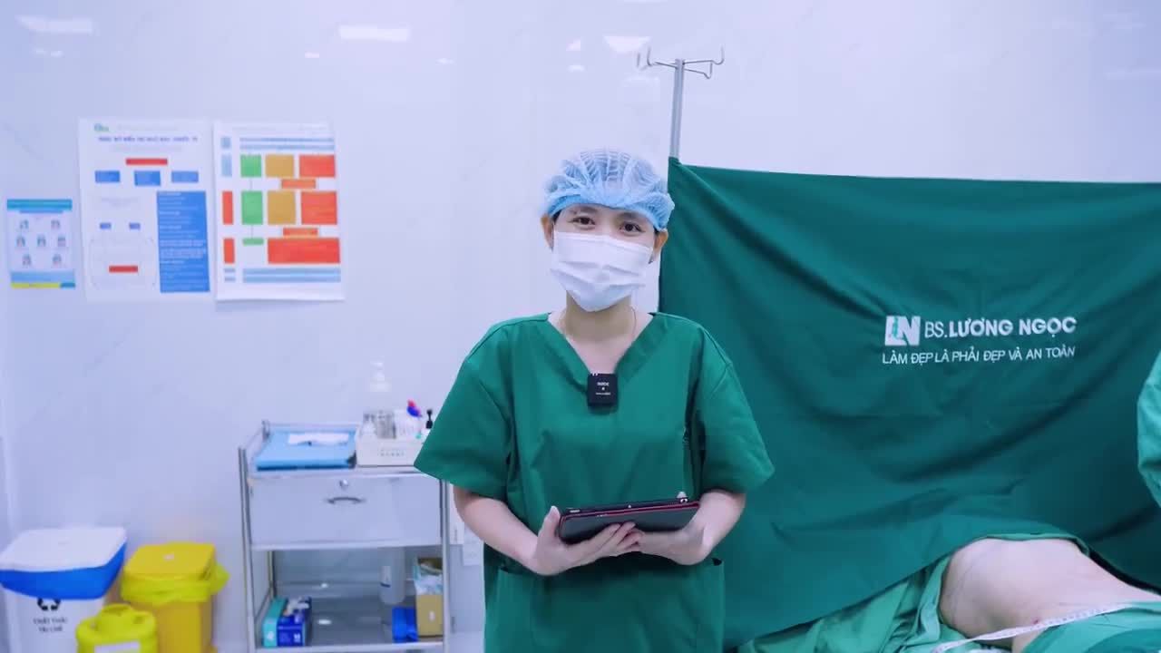 Hôm nay, chúng tôi chào đón một khách hàng có vòng eo tương đối hài hòa với lượng mỡ thừa không quá nhiều.