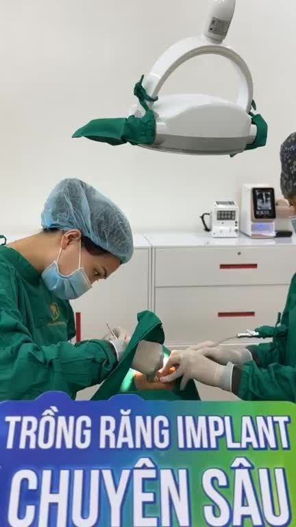 Cận cảnh quá trình trồng răng implant khôi phục vị trí mất 2 răng 6 hàm dưới cho chị Dung tại Nha khoa Thùy Anh.