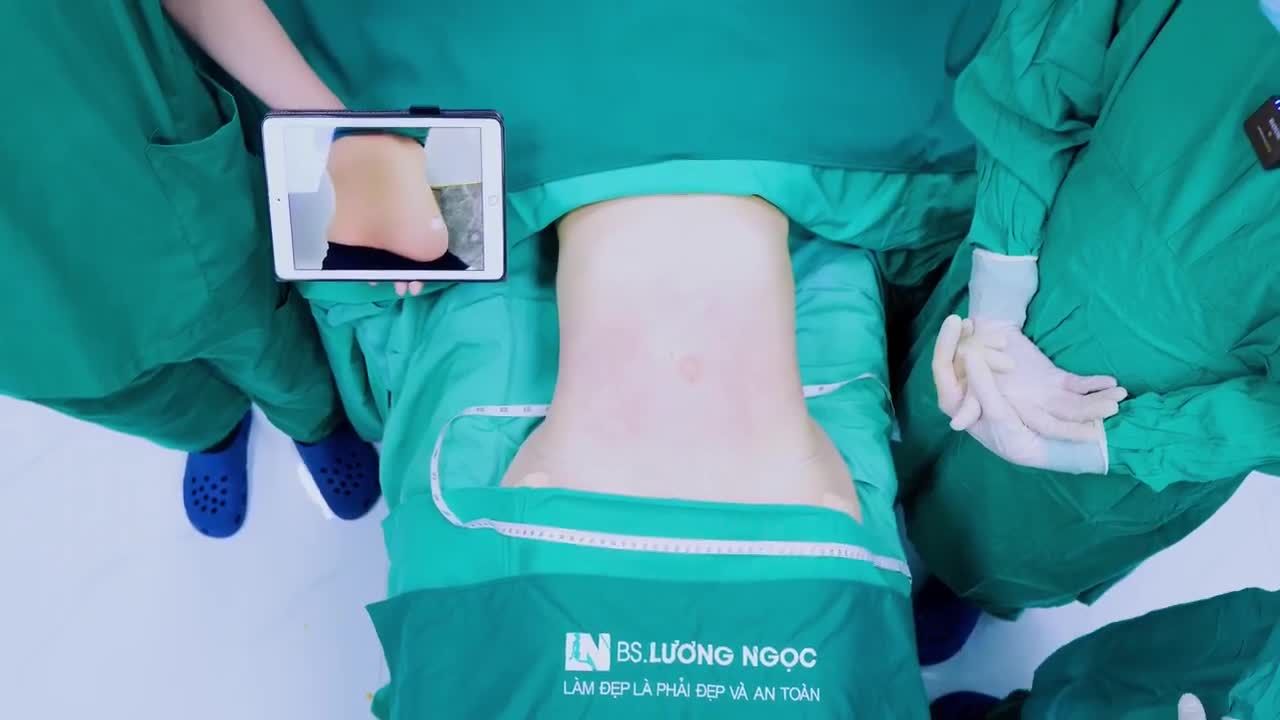 Nhiều năm kiên trì ăn kiêng và tập luyện, bạn khách đã có vóc dáng mảnh mai.