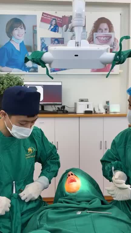 Cận cảnh quá trình trồng răng implant khôi phục vị trí mất răng hàm dưới cho chú Bộ tại Nha khoa Thùy Anh.