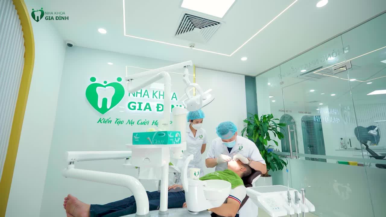 SO SÁNH GIỮA CẦU RĂNG SỨ VÀ TRỒNG RĂNG IMPLANT