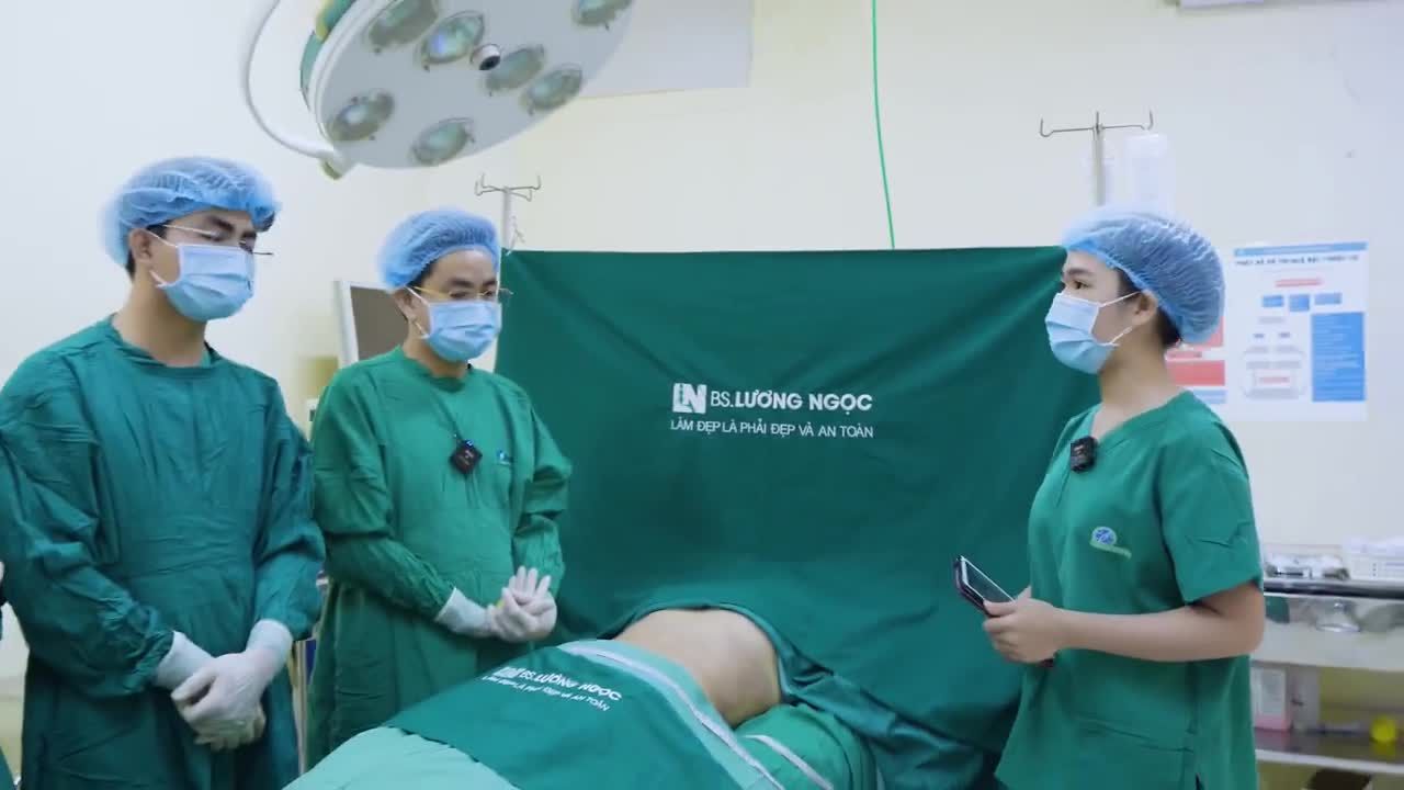 Chị khách hôm nay đến từ Đồng Nai, với mong muốn giảm mỡ vòng bụng để thoải mái hơn trong sinh hoạt, và cải thiện sắc vóc để tự tin bận đồ.